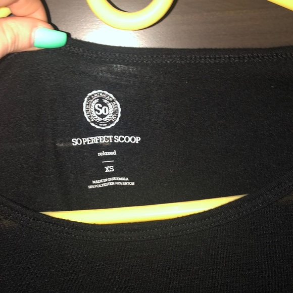 black short sleeve - Picture 3 of 3